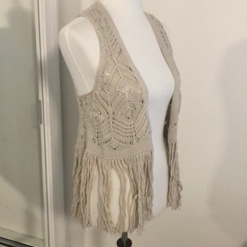 NWT Hollister Crochet sleeveless cardigan sz. M/L
